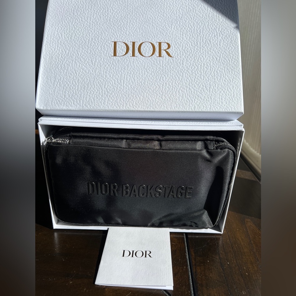 Dior Beauty Backstage Pouch and 4-pcs brush set